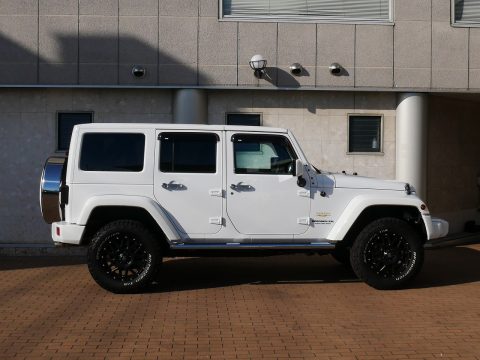 JEEP ラングラー　アンリミテッド　サハラ　2015年　人気白　四駆　４WD　リフトアップ　ジープ　ランクル専門店　フレックスドリーム　 (1)